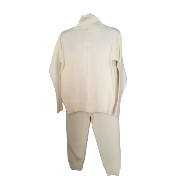 Cream/ off white Turtle neck sweatersuit  size Large - Picture 1 of 2
